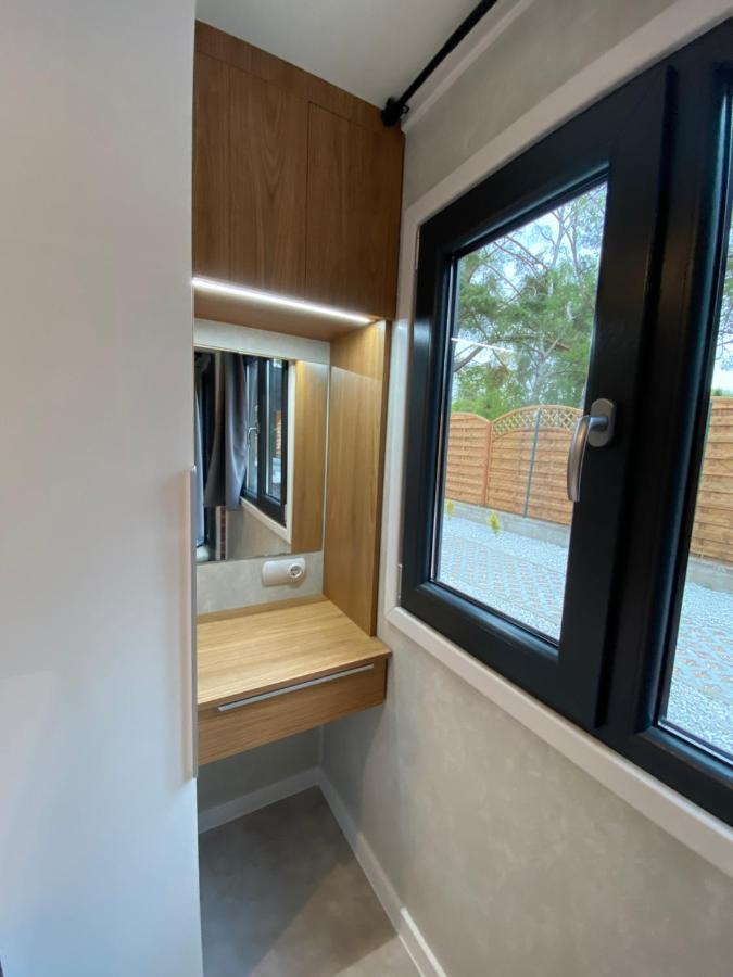 Domy Nad Morzem - Chata Pirata- Tiny House Dziwnów Esterno foto