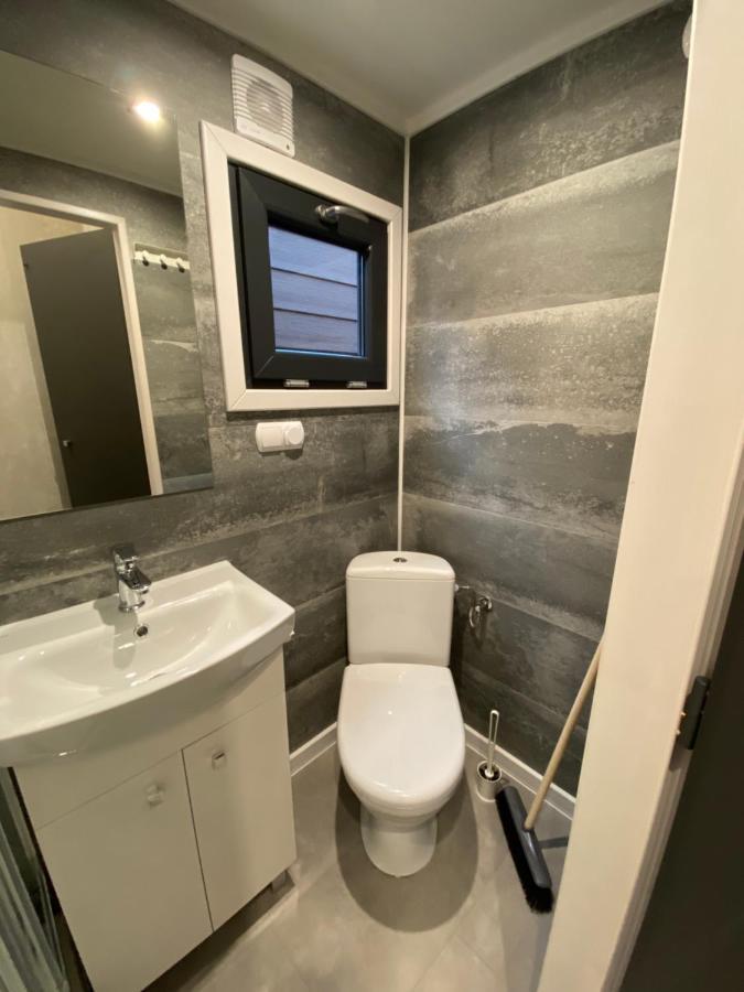 Domy Nad Morzem - Chata Pirata- Tiny House Dziwnów Esterno foto